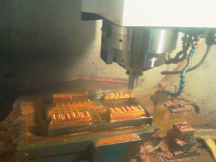 定做珠宝展柜的厂家是怎样使用灯光和考虑成本